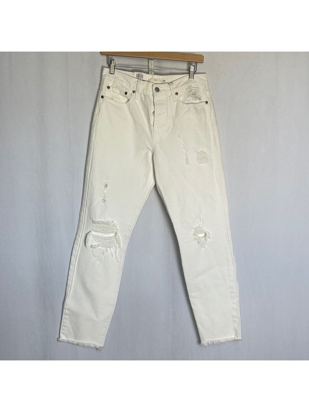 NWT Levi’s Premium Women’s Wedgie Jeans Size 28 White Button Fly 100% Cotton